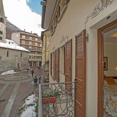 Hotel Silene Parking And Garage Bormio Esterno foto