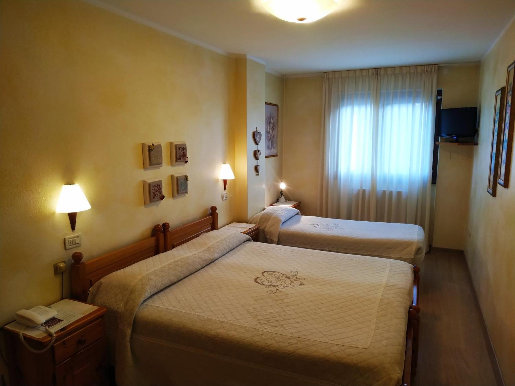 Hotel Silene Parking And Garage Bormio Camera foto