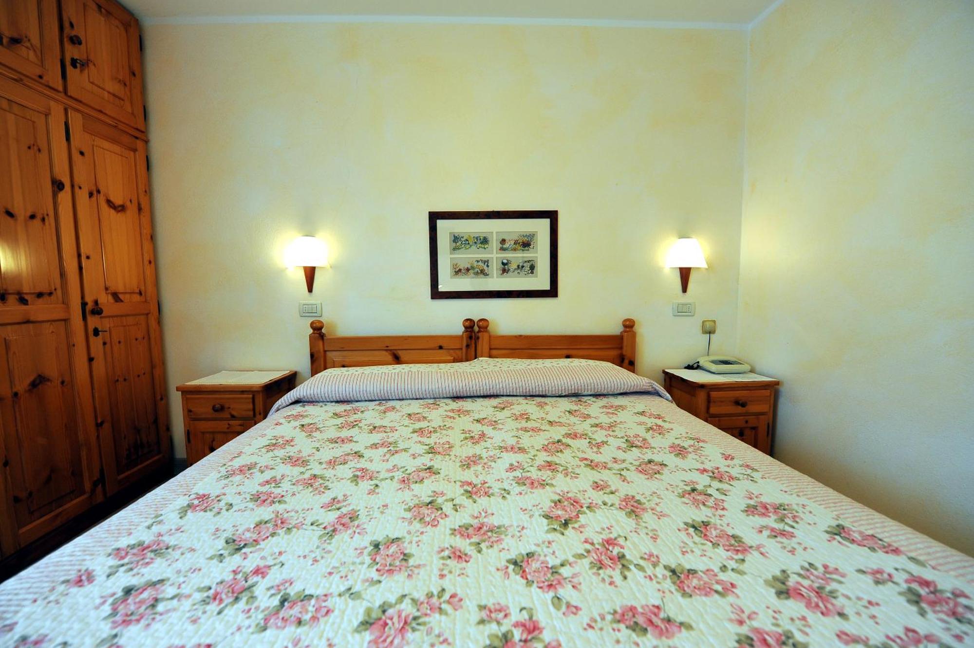 Hotel Silene Parking And Garage Bormio Esterno foto