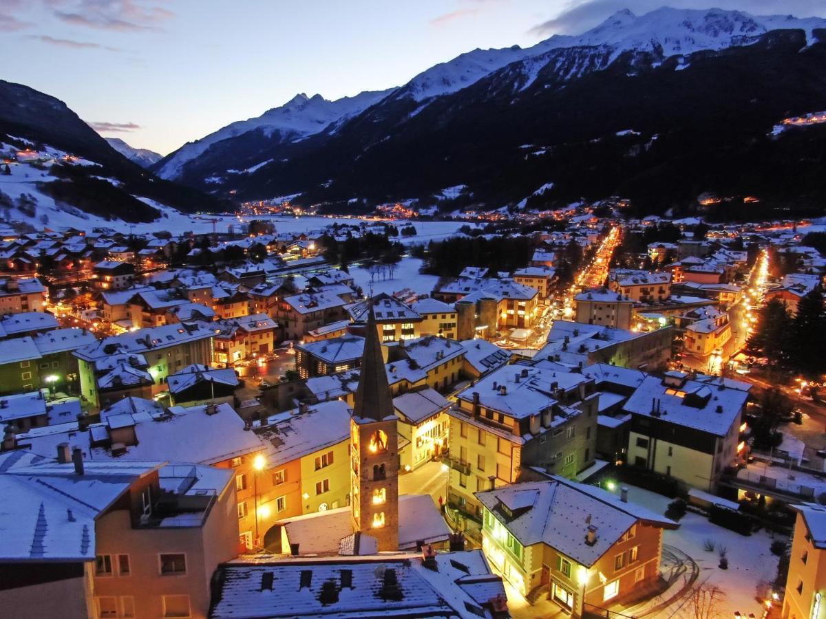 Hotel Silene Parking And Garage Bormio Esterno foto
