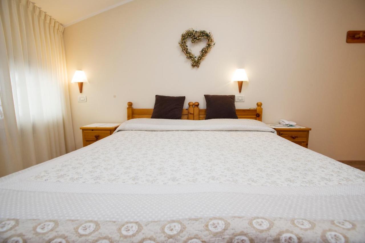 Hotel Silene Parking And Garage Bormio Esterno foto